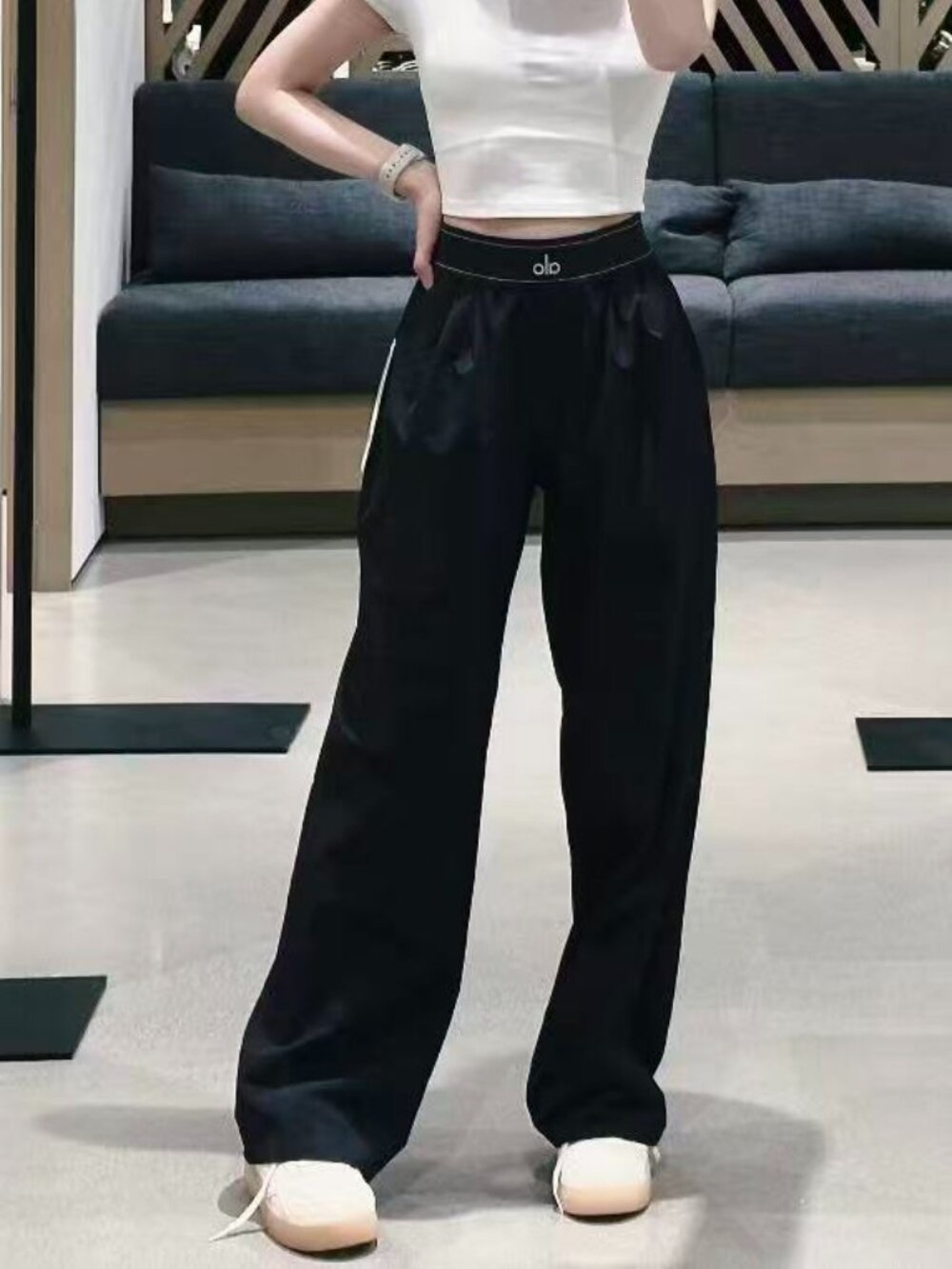 🥑NWT ALO Yoga Suit Up Trouser Black🥰Women's Versatile Wide Leg Pants (Regular） - Picture 8 of 8